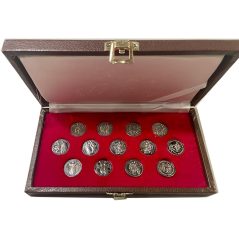 Estuche conteniendo 13 arras de boda. Plata.  - 1